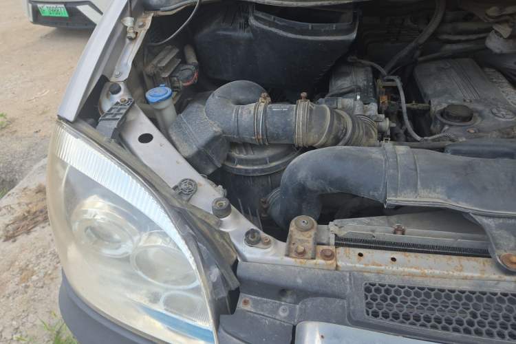 Used JAC Group Refine 2008 2.4L Colorful Journey Gasoline Manual Standard Version HFC4GA1-C Engine Bay Right