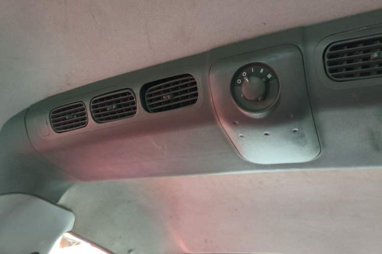 Used JAC Group Refine 2008 2.0L Shuttle Gasoline Basic Version with Single Air Conditioner Headliner