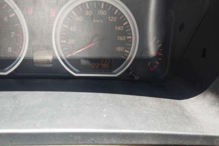 Used JAC Group Refine 2008 2.0L Shuttle Gasoline Basic Version with Single Air Conditioner Odometer Close Up