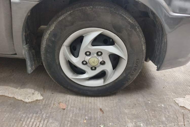 Used JAC Group Refine 2008 2.4L Colorful Journey Gasoline Manual Standard Version HFC4GA1-C Right Front Wheel Hub