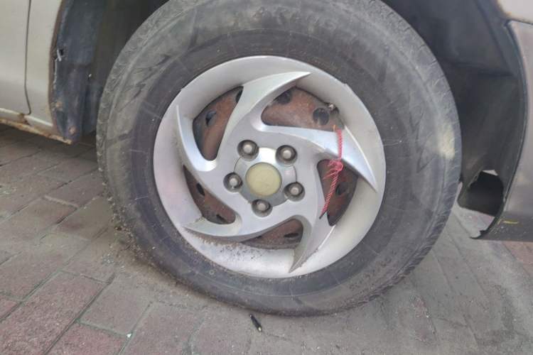 Used JAC Group Refine 2008 2.4L Colorful Journey Gasoline Manual Basic Version HFC4GA1-C Right Front Wheel Hub