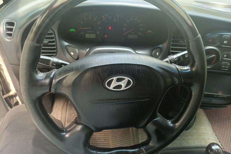 Used JAC Group Refine 2008 2.0L Shuttle Gasoline Basic Model with Front and Rear Air Conditioning Steering Wheel