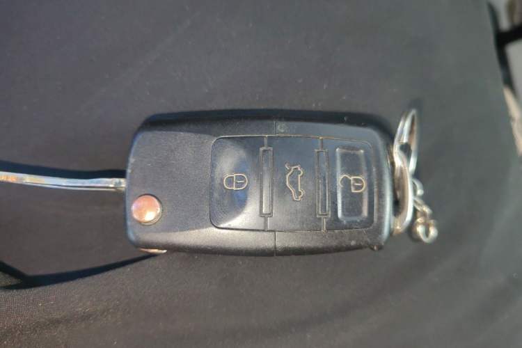 Used JAC Group Refine 2008 2.4L Colorful Journey Gasoline Manual Basic Version HFC4GA1-C Vehicle Key