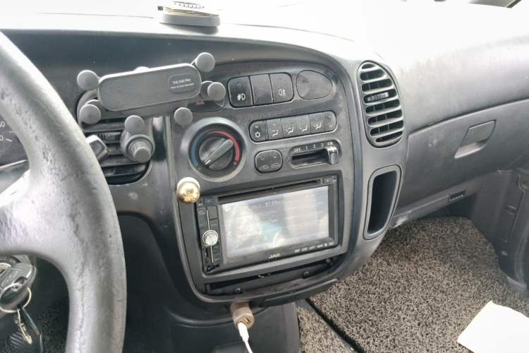 Used JAC Group Refine 2011 2.8T Shuttle Diesel Comfort Edition HFC4DA1-2B1 Audio And AC Panel