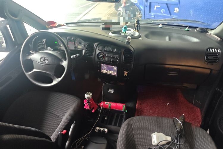 Used JAC Group Refine 2011 2.0L Shuttle Gasoline Comfort Edition HFC4GA3 Center Console