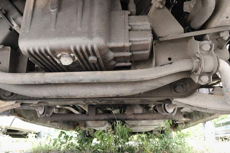 Used JAC Group Refine 2011 2.8T Shuttle Diesel Comfort Edition HFC4DA1-2B1 Chassis Front