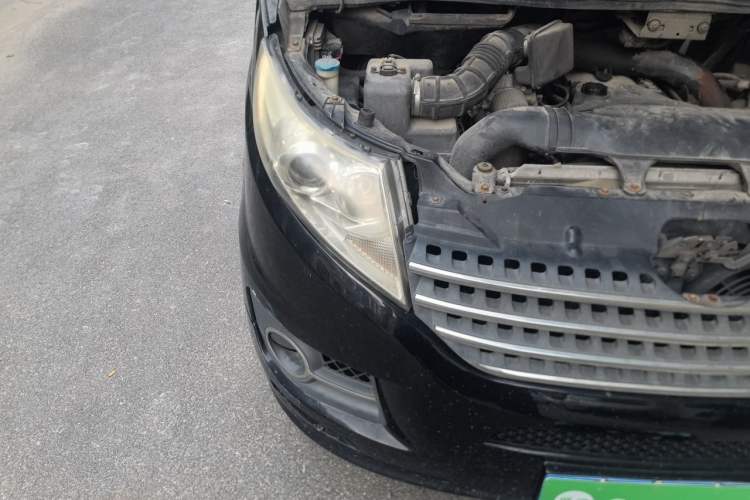 Used JAC Group Refine 2011 2.0T Xianghe Gasoline Luxury Edition HFC4GA3-1C Engine Bay Right