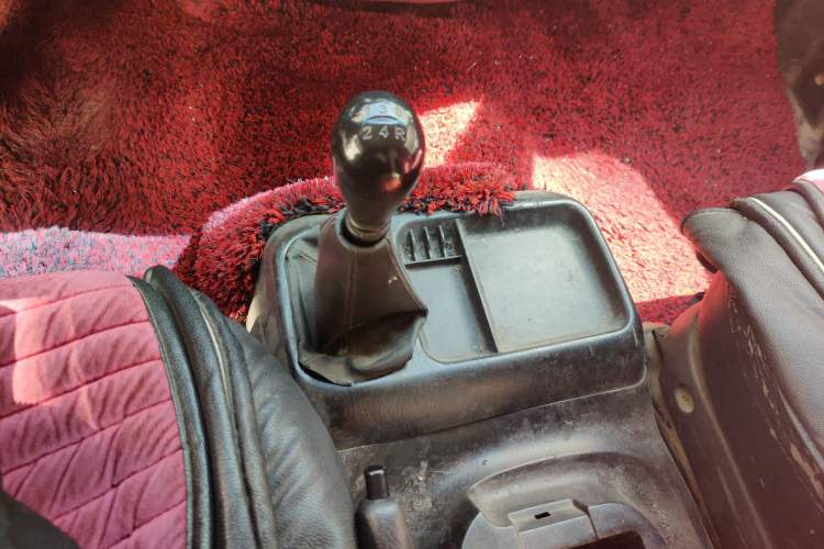 Used JAC Group Refine 2011 2.0L Shuttle Gasoline Comfort Edition HFC4GA3 Gear Lever