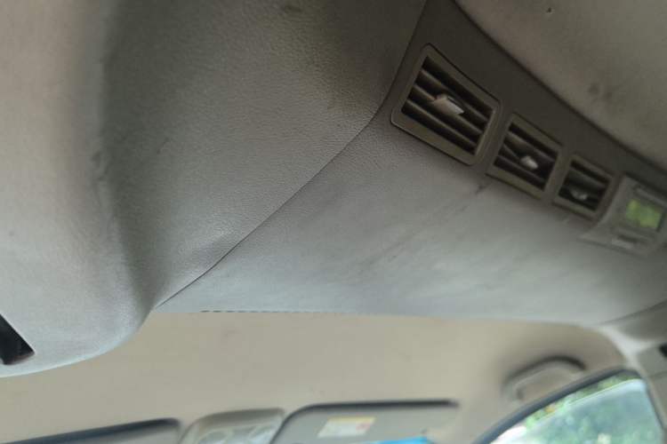 Used JAC Group Refine 2011 2.0T Xianghe Gasoline Luxury Edition HFC4GA3-1C Headliner
