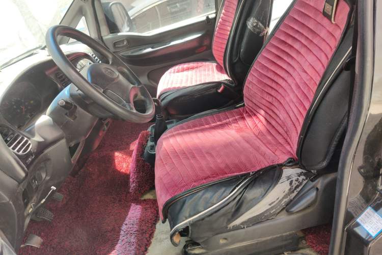 Used JAC Group Refine 2011 2.0L Shuttle Gasoline Comfort Edition HFC4GA3 Left Front Seat