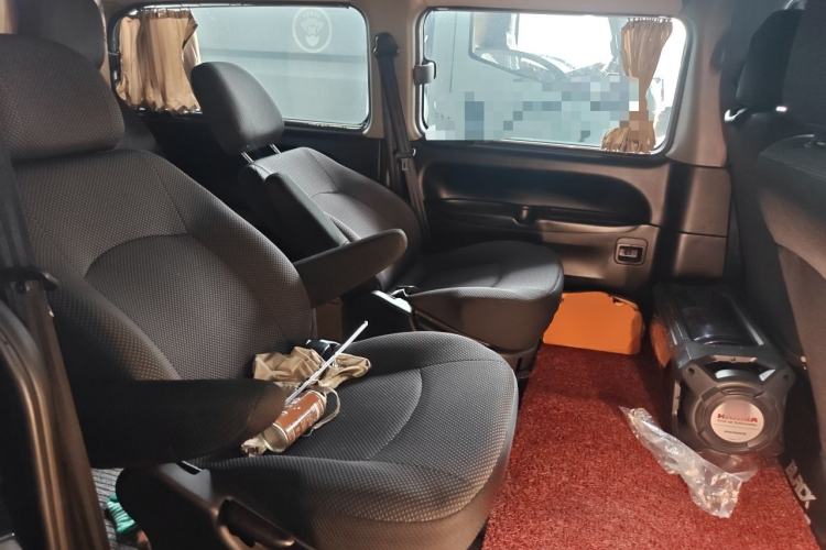 Used JAC Group Refine 2011 2.0L Shuttle Gasoline Comfort Edition HFC4GA3 Left Rear Seat