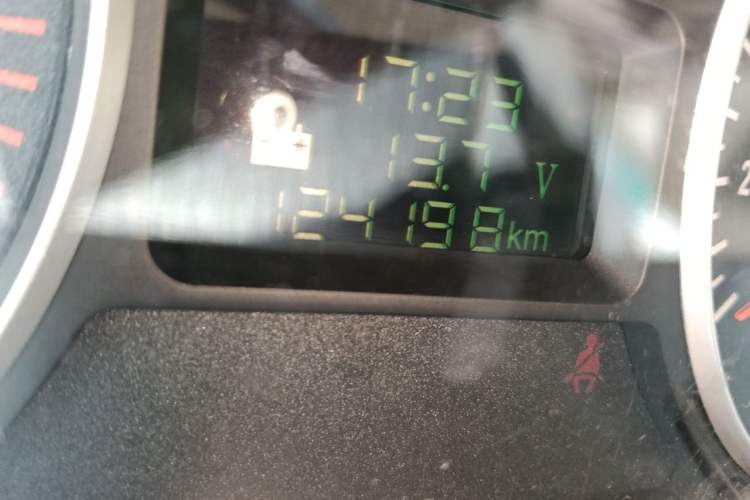 Used JAC Group Refine 2011 2.4L Colorful Journey Gasoline Comfort Edition HFC4GA1-C Odometer Close Up
