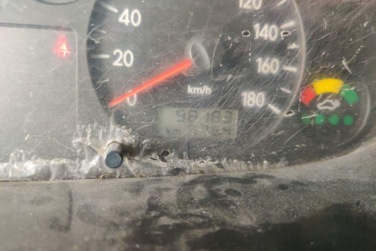 Used JAC Group Refine 2011 2.0L Shuttle Gasoline Comfort Edition HFC4GA3 Odometer Close Up