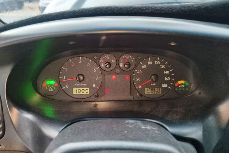 Used JAC Group Refine 2011 2.0L Shuttle Gasoline Standard Edition HFC4GA3 Odometer Close Up