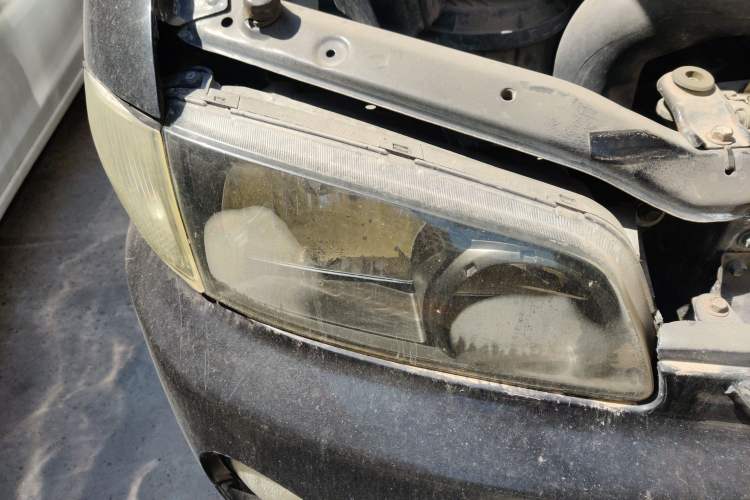 Used JAC Group Refine 2011 2.0L Shuttle Gasoline Comfort Edition HFC4GA3 Right Front Headlight