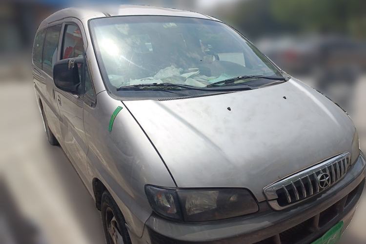 Used JAC Group Refine 2011 2.0L Shuttle Gasoline Standard Edition HFC4GA3 Front Right 45 Deg