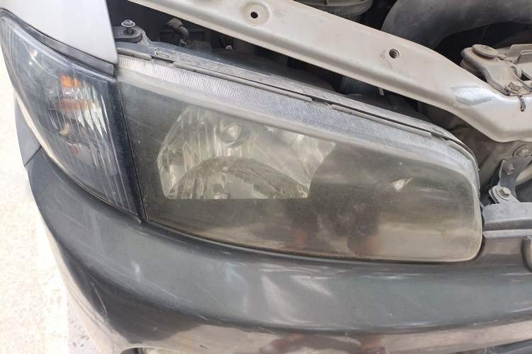 Used JAC Group Refine 2011 2.0L Shuttle Gasoline Standard Edition HFC4GA3 Right Front Headlight