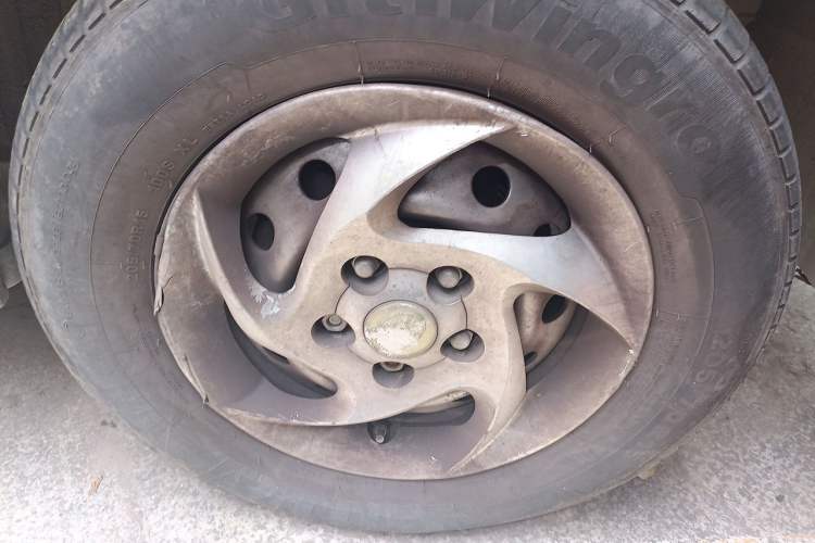 Used JAC Group Refine 2011 2.0L Shuttle Gasoline Standard Edition HFC4GA3 Right Front Wheel Hub