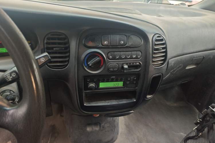 Used JAC Group Refine 2011 2.0L Shuttle Gasoline Standard Edition HFC4GA3 Audio And AC Panel