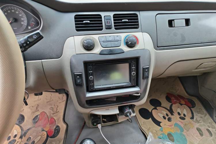 Used JAC Group Refine 2011 2.4L Colorful Journey Gasoline Standard Edition HFC4GA1-C Audio And AC Panel