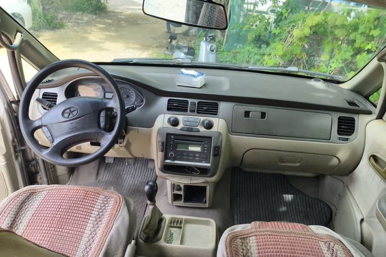 Used JAC Group Refine 2011 2.4L Colorful Journey Gasoline Standard Edition HFC4GA1-C Center Console