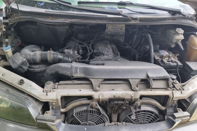 Used JAC Group Refine 2011 2.4L Colorful Journey Gasoline Standard Edition HFC4GA1-C Engine Bay