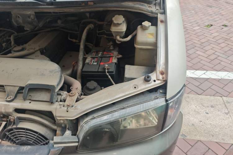 Used JAC Group Refine 2011 2.0L Shuttle Gasoline Standard Edition HFC4GA3 Engine Bay Left