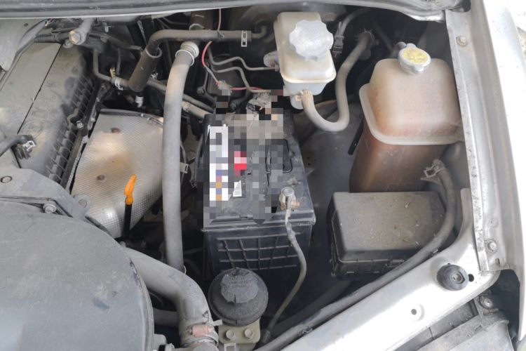 Used JAC Group Refine 2011 2.0L Shuttle Gasoline Comfort Edition HFC4GA3 Engine Bay Left