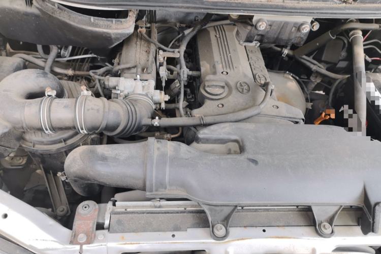 Used JAC Group Refine 2011 2.0L Shuttle Gasoline Comfort Edition HFC4GA3 Engine Bay