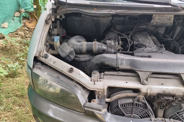 Used JAC Group Refine 2011 2.4L Colorful Journey Gasoline Standard Edition HFC4GA1-C Engine Bay Right
