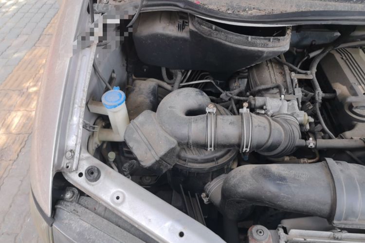 Used JAC Group Refine 2011 2.0L Shuttle Gasoline Comfort Edition HFC4GA3 Engine Bay Right
