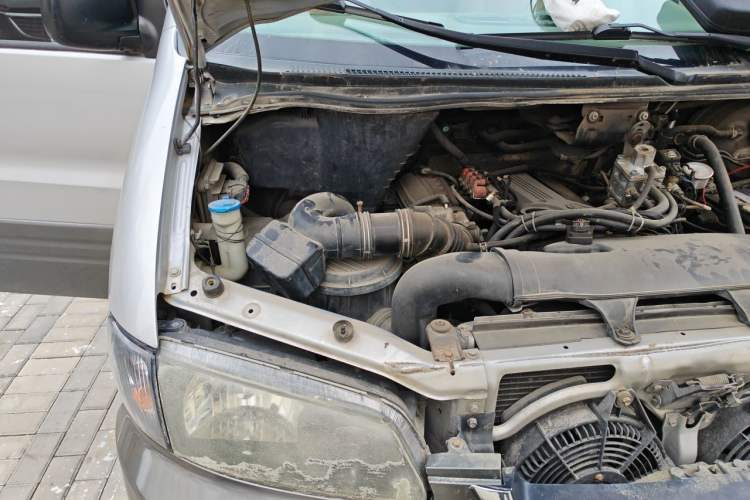 Used JAC Group Refine 2011 2.4L Colorful Journey Gasoline Standard Edition HFC4GA1-C Engine Bay Right