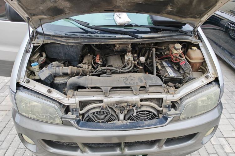 Used JAC Group Refine 2011 2.4L Colorful Journey Gasoline Standard Edition HFC4GA1-C Engine Bay
