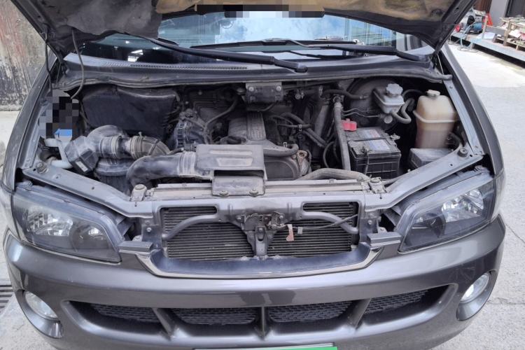 Used JAC Group Refine 2011 2.0L Shuttle Gasoline Comfort Edition HFC4GA3 Engine Bay