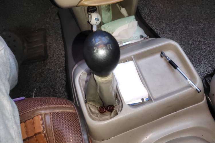 Used JAC Group Refine 2011 2.4L Government Procurement Version Manual Luxury Trim Gear Lever