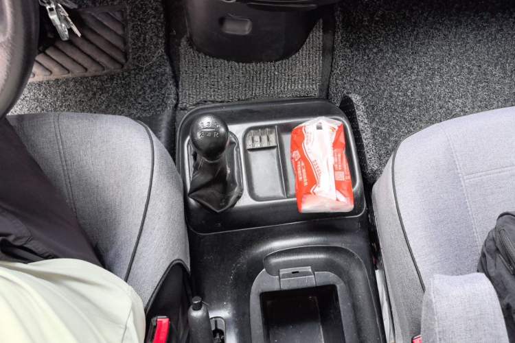 Used JAC Group Refine 2011 2.0L Shuttle Gasoline Comfort Edition HFC4GA3 Gear Lever