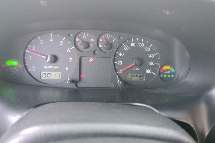 Used JAC Group Refine 2011 2.0L Shuttle Gasoline Comfort Edition HFC4GA3 Instrument Cluster