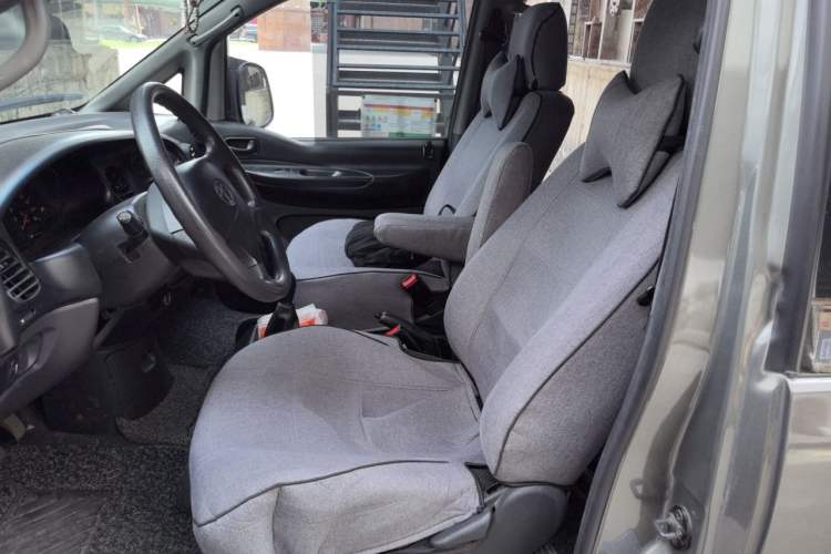 Used JAC Group Refine 2011 2.0L Shuttle Gasoline Comfort Edition HFC4GA3 Left Front Seat