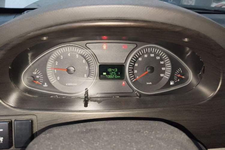Used JAC Group Refine 2011 2.4L Government Procurement Version Manual Luxury Trim Odometer Close Up