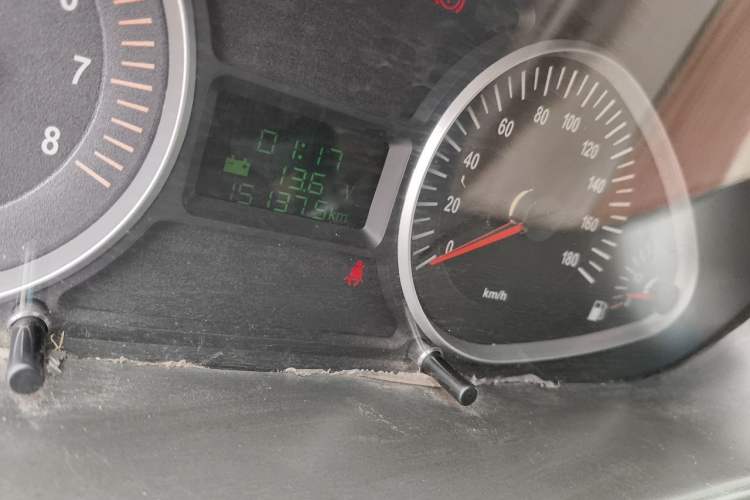 Used JAC Group Refine 2011 2.4L Colorful Journey Gasoline Standard Edition HFC4GA1-C Odometer Close Up