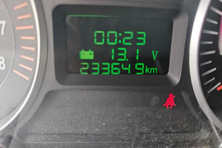 Used JAC Group Refine 2011 2.4L Colorful Journey Gasoline Standard Edition HFC4GA1-C Odometer Close Up