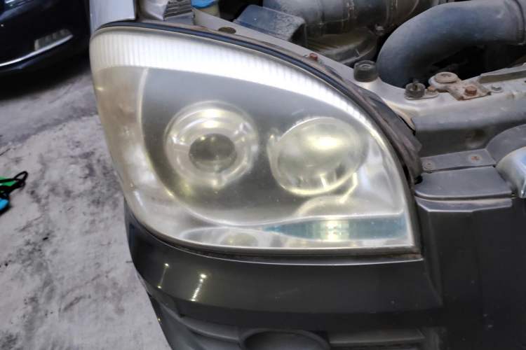 Used JAC Group Refine 2011 2.4L Government Procurement Version Manual Luxury Trim Right Front Headlight