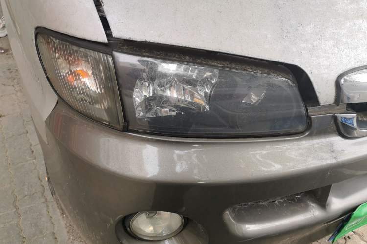Used JAC Group Refine 2011 2.0L Shuttle Gasoline Comfort Edition HFC4GA3 Right Front Headlight