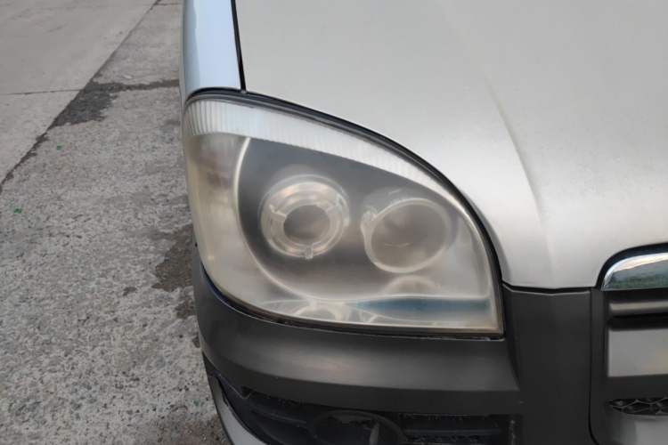 Used JAC Group Refine 2011 2.4L Government Procurement Version Manual Luxury Trim Right Front Headlight