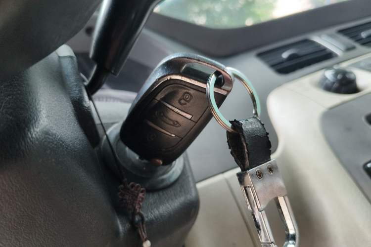 Used JAC Group Refine 2011 2.4L Colorful Journey Gasoline Standard Edition HFC4GA1-C Vehicle Key