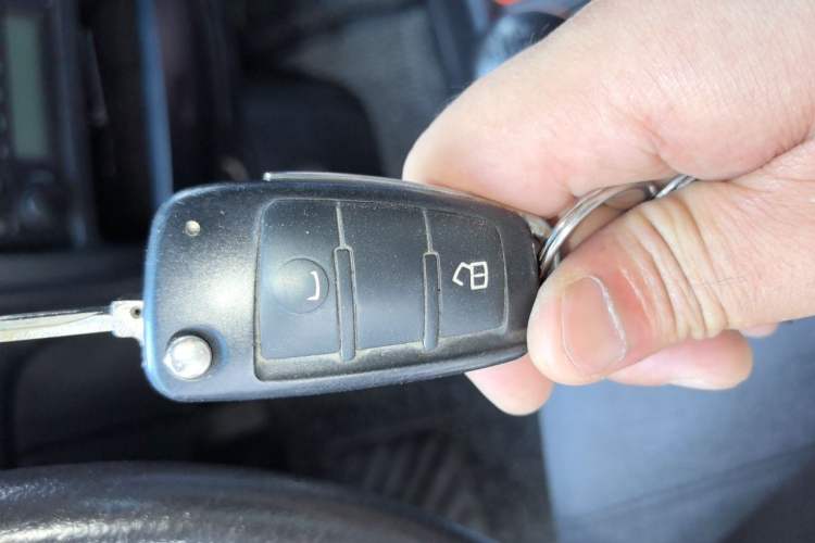 Used JAC Group Refine 2011 2.0L Shuttle Gasoline Comfort Edition HFC4GA3 Vehicle Key