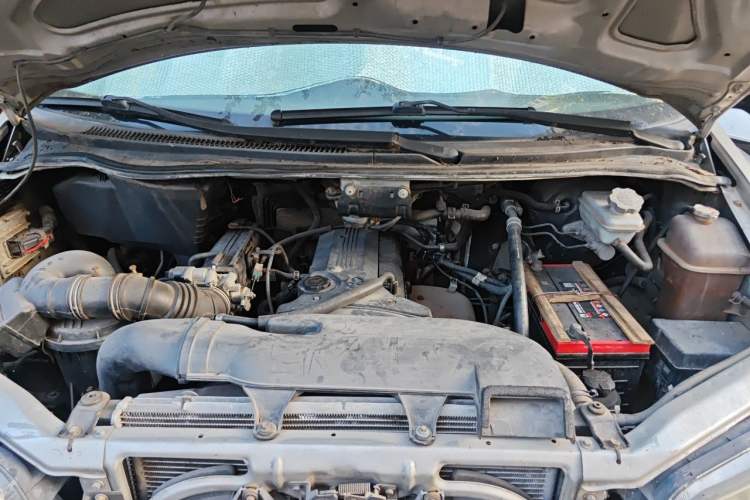 Used JAC Group Refine 2011 2.0L Shuttle Gasoline Standard Edition HFC4GA3 Engine Bay