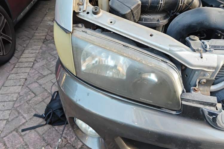 Used JAC Group Refine 2011 2.0L Shuttle Gasoline Standard Edition HFC4GA3 Right Front Headlight