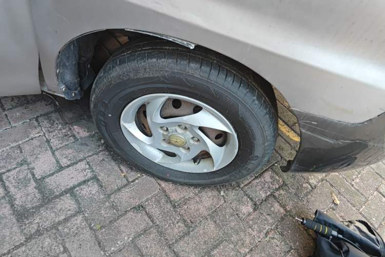Used JAC Group Refine 2011 2.0L Shuttle Gasoline Standard Edition HFC4GA3 Right Front Wheel Hub