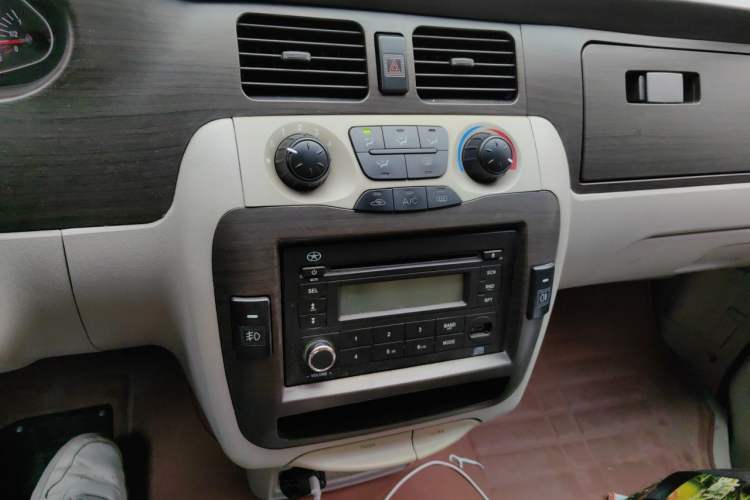 Used JAC Group Refine 2011 2.4L Government Procurement Version Manual Luxury Trim Audio And AC Panel